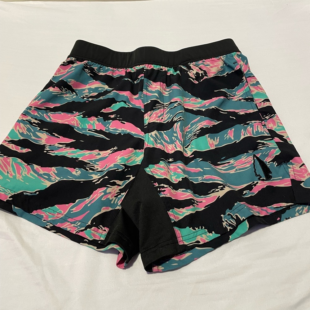 TACHUNTFISH shorts